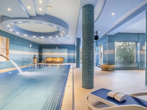 Wellness Orchidea - krytý bazén Wellness Orchidea - krytý bazén