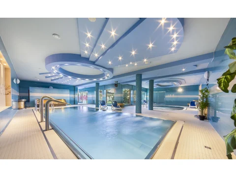 Wellness Orchidea - krytý bazén Wellness Orchidea - krytý bazén
