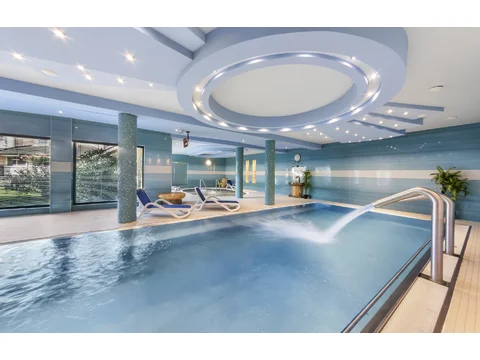 Wellness Orchidea - krytý bazén s protiprúdom Wellness Orchidea - krytý bazén s protiprúdom