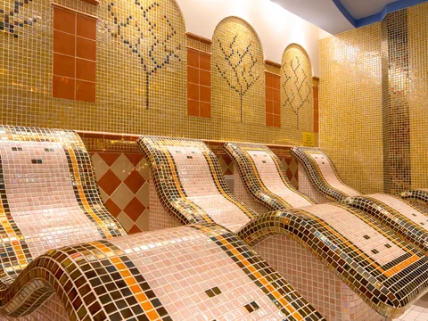 Wellness Orchidea - relaxačná zóna s vyhrievanými ležadlami Wellness Orchidea - relaxačná zóna s vyhrievanými ležadlami